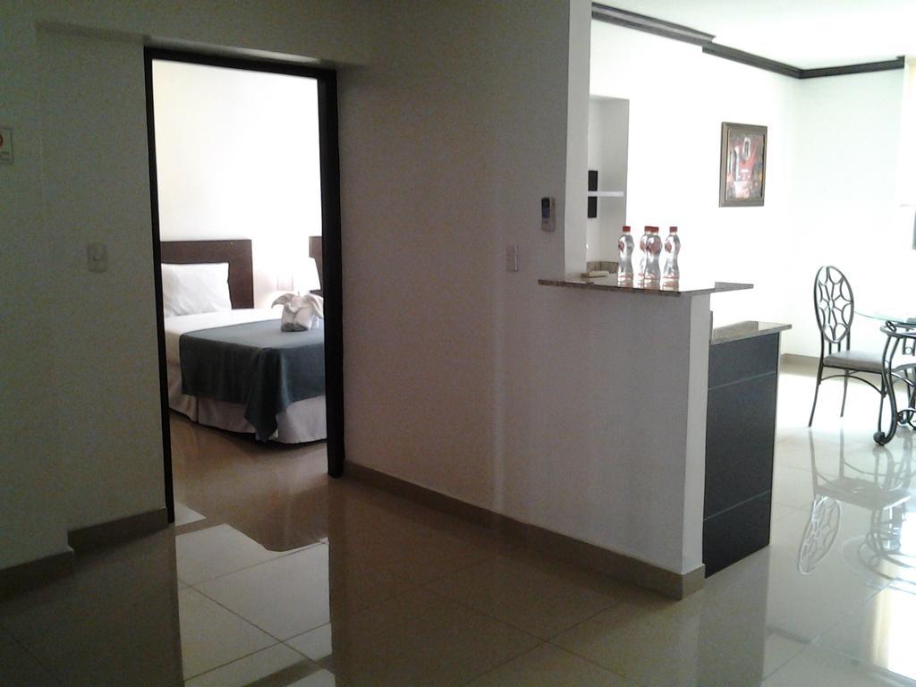 Az Hotel And Suites Kota Panama Bagian luar foto