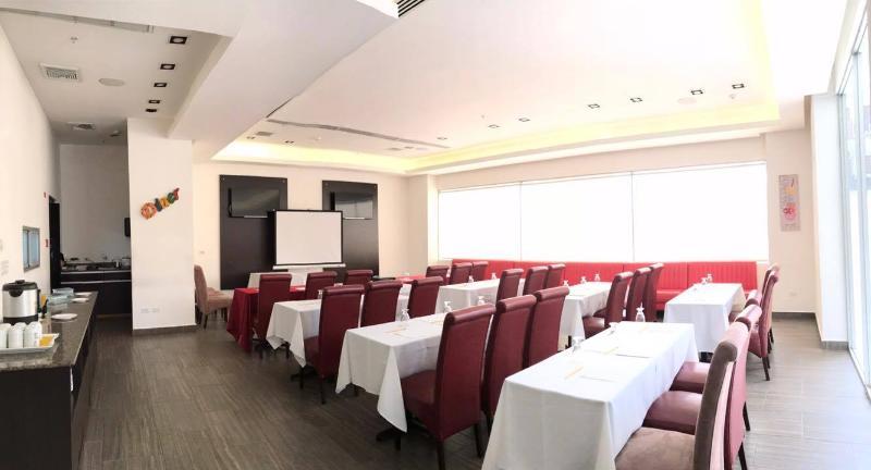 Az Hotel And Suites Kota Panama Bagian luar foto