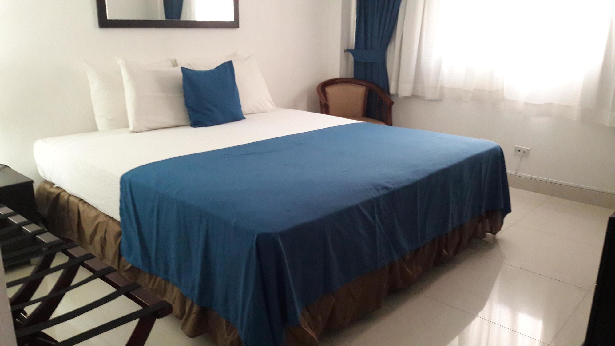 Az Hotel And Suites Kota Panama Bagian luar foto