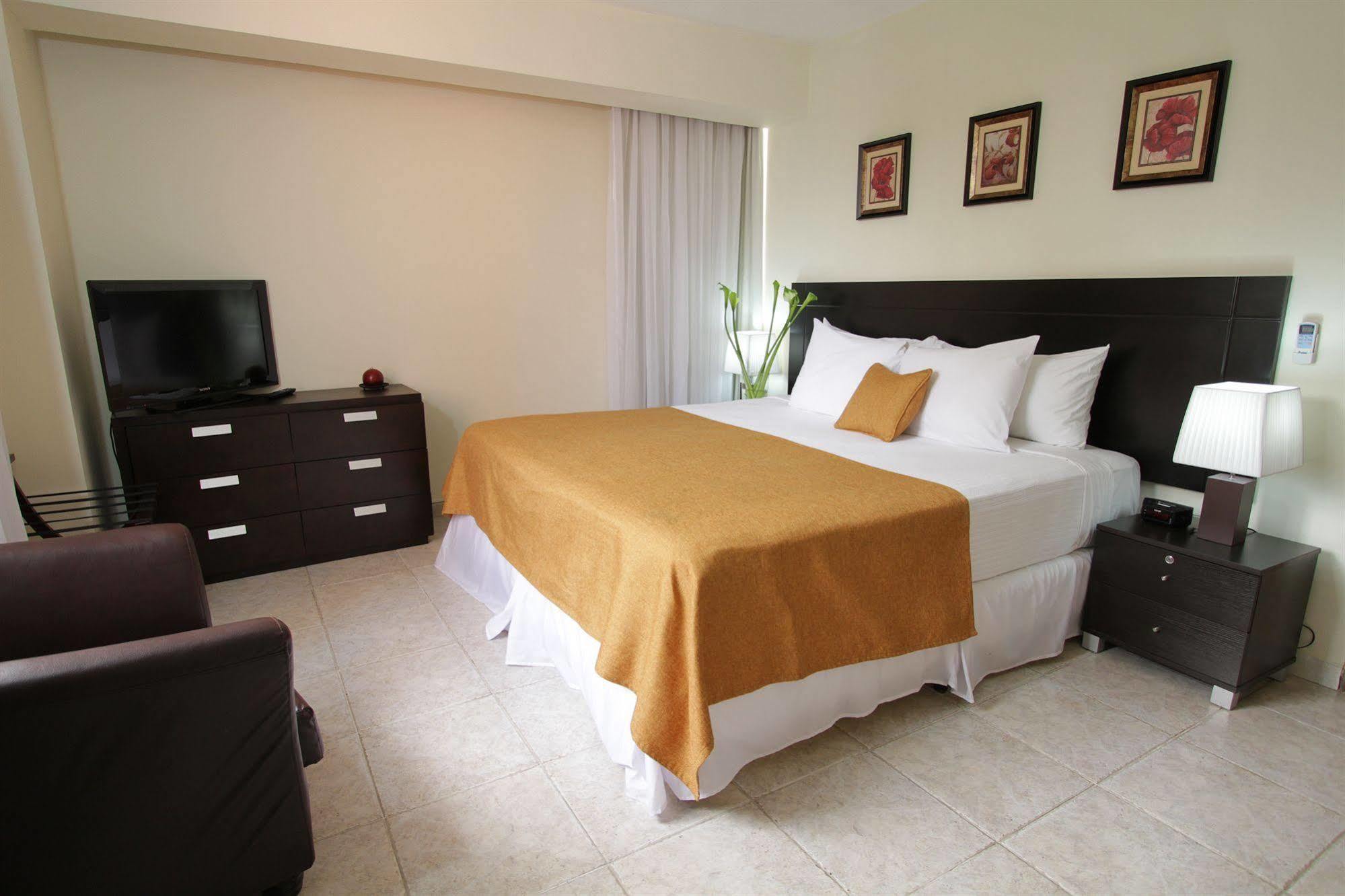 Az Hotel And Suites Kota Panama Bagian luar foto
