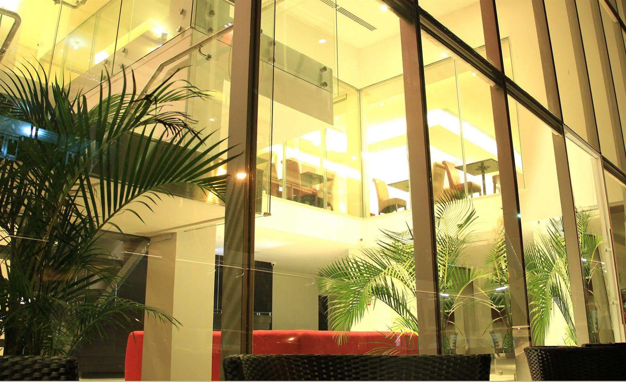 Az Hotel And Suites Kota Panama Bagian luar foto