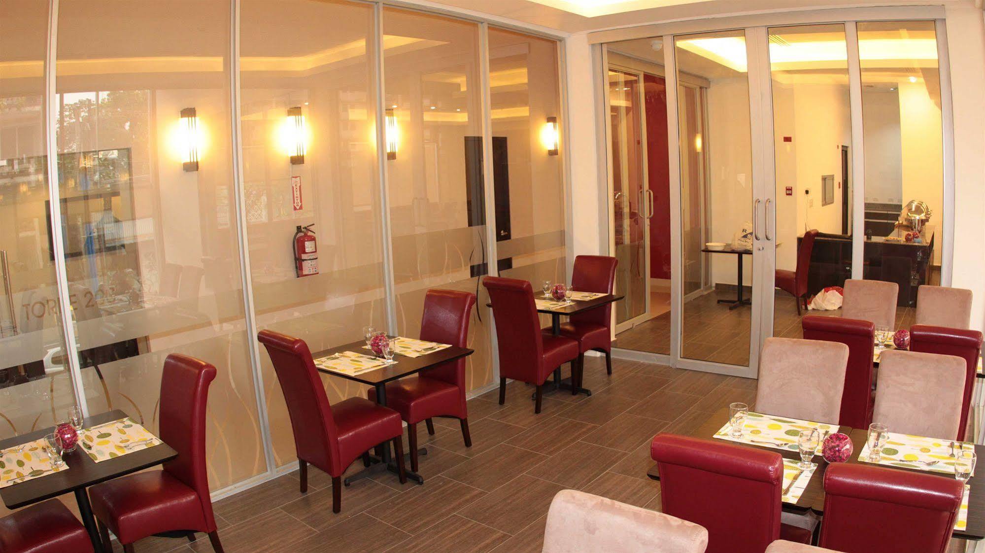 Az Hotel And Suites Kota Panama Bagian luar foto